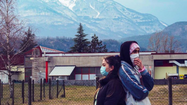 Tolmezzo, lo spettacolo “Giorno Zero, la resistenza che verrà non è la prima”